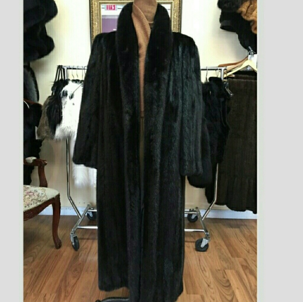 BLACKGLAMA Ranch Letout Female Mink Coat